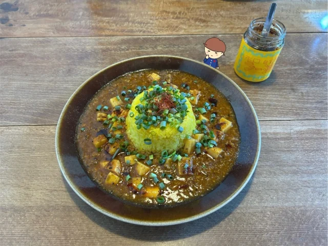 *

【holo】
住所：出雲市今市町541番地2

中華風 麻辣カレーをいただきました🍛🥄

豚ひき肉の旨味と山椒の辛さが癖になるカレーです🤭

是非皆さんも行ってみてください🧡

-———————————————————
出雲市内の不動産
土地・建物！募集中！🏠

不動産でお困りの方、お気軽にご連絡下さい👨🏻‍💻

〜出雲市をより良い町に〜

社名:株式会社ナカヤ
住所:島根県出雲市浜町1141-1
◆〜出雲市をより良い町に〜◆
■不動産の買取・仲介・管理を承ります■
■不動産のお悩み、ご相談ください■
-———————————————————

#株式会社ナカヤ
#ナカヤ不動産
#ナカヤ
#不動産
#出雲
#出雲市
#出雲市の不動産
#出雲市の不動産会社
#中古住宅
#分譲地
#出雲市の土地
#sdgs
#売地
#売り戸建て
#査定無料
#看板設置無料
#空き家
#空き家買取
#空き家相談
#空き家ゼロ 
#空地情報募集中
#空家情報募集中 
#空き家見守り隊 
#holo
#中華風
#麻辣カレー 
#出雲市グルメ 
#なかやくん
#なーこちゃん
#ぴょん 

-———————————————————
出雲市の不動産屋
～出雲市をより良い町に～
🌈SDGs推進企業🌈

株式会社 ナカヤ
〒693-0054
島根県出雲市浜町1141-1
電話0853-31-4484
FAX0853-31-4494
mail：info@nakaya-fudousan.co.jp
Instagram：www.instagram.com/nakayakun41?igsh=MWc1M2plbnl0NjM3ZA%3D%3D&utm_source=qr
@nakayakun41 
HP：
http://www.nakaya-fudousan.co.jp

空き家見守り隊
Instagram：
https://www.instagram.com/akiyamimamori?igsh=enQ1dG51YmtqOHg0&utm_source=qr
@akiyamimamori
HP：
https://akiya-mimamori.jp
-———————————————————
出雲市の福祉事業所
〜豊かな心で社会に奉仕〜

ナカヤ寿楽
⚫︎住宅型有料老人ホーム24室
⚫︎訪問介護
⚫︎通所介護（デイサービス）
⚫︎訪問看護
〒693-0044
島根県出雲市荒茅町3106
電話0853-31-9988
FAX0853-31-9989
Instagram：
⭐︎ナカヤ寿楽
www.instagram.com/juraku2017?igsh=em14ZjVweXZteWhn
@juraku2017 
⭐︎訪問看護
www.instagram.com/juraku_houkan?igsh=YjZzaGR0cXN6aTZo
@juraku_houkan 
hp：https://nakaya-juraku.jp/
-———————————————————